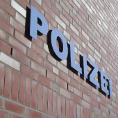 Illu - Polizei Schild